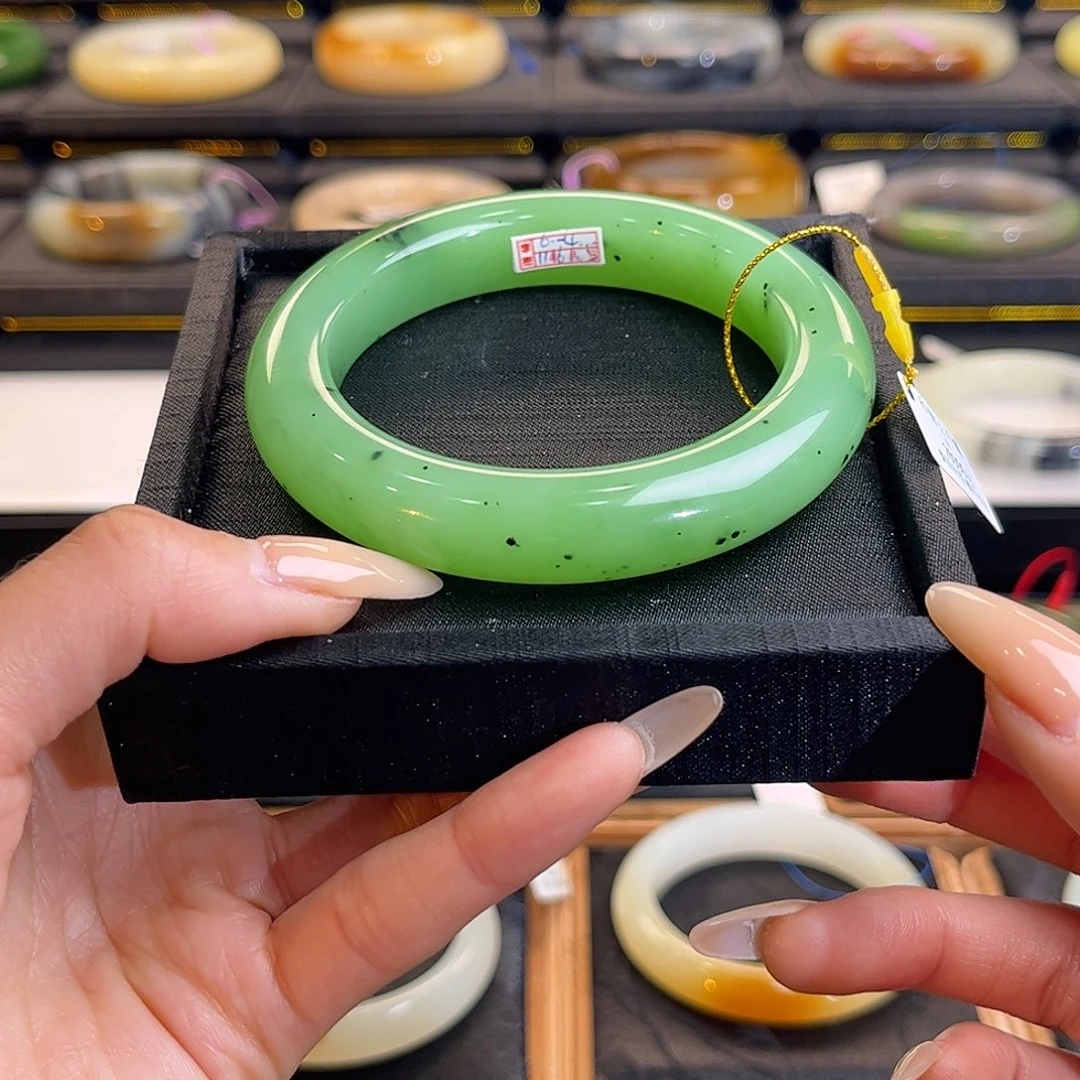 和田玉未镶嵌手镯57 58