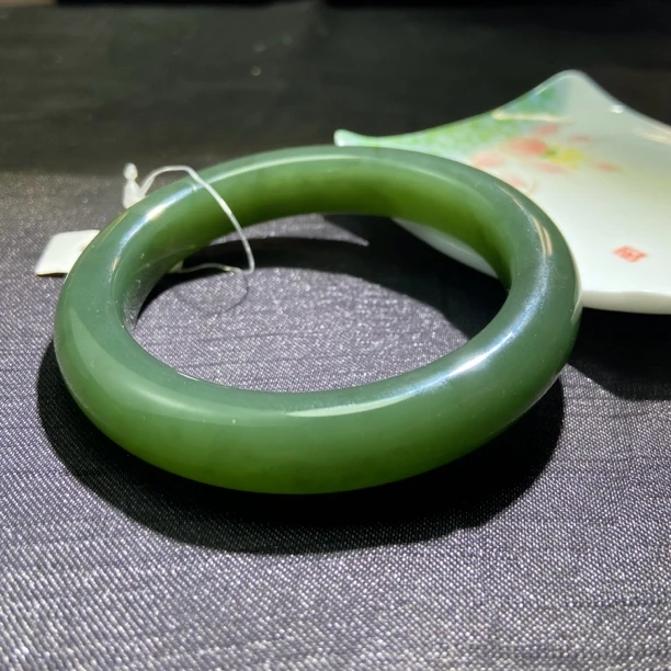 天然和田玉湖水绿57圈泥鳅背手镯