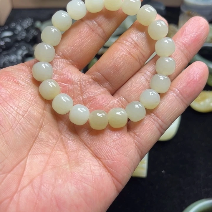 和田玉（糖玉）未镶嵌颈饰