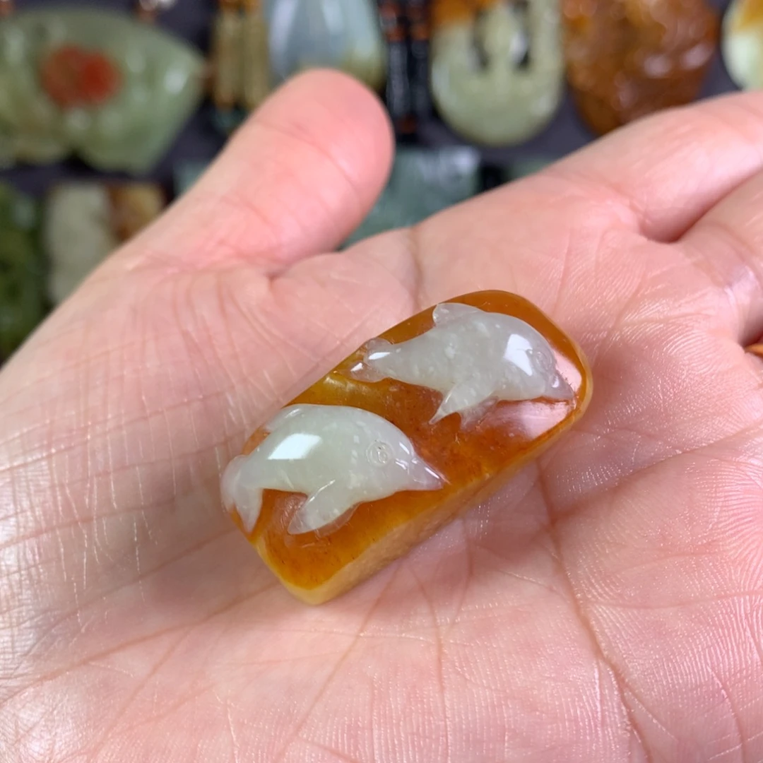 岫玉未镶嵌吊坠(赠链)