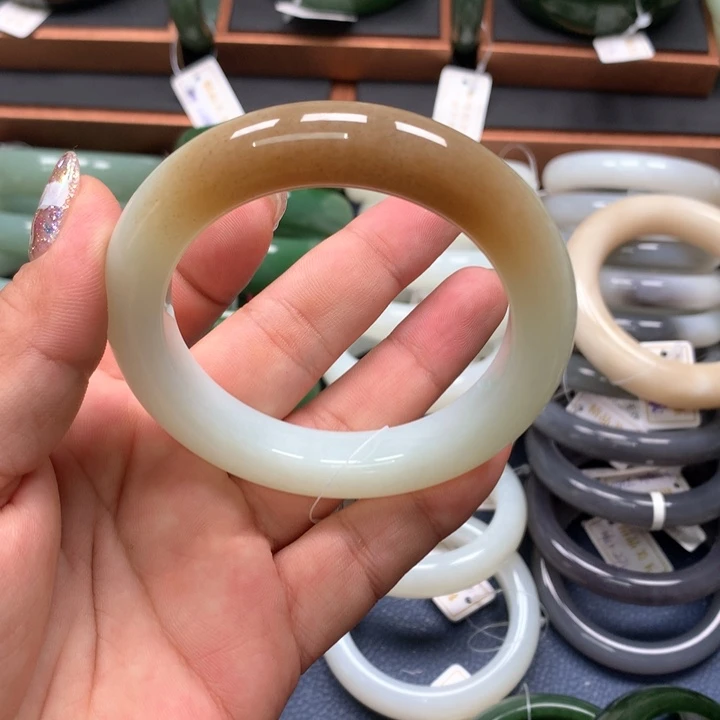 【闪购商品】未镶嵌手镯和田玉
