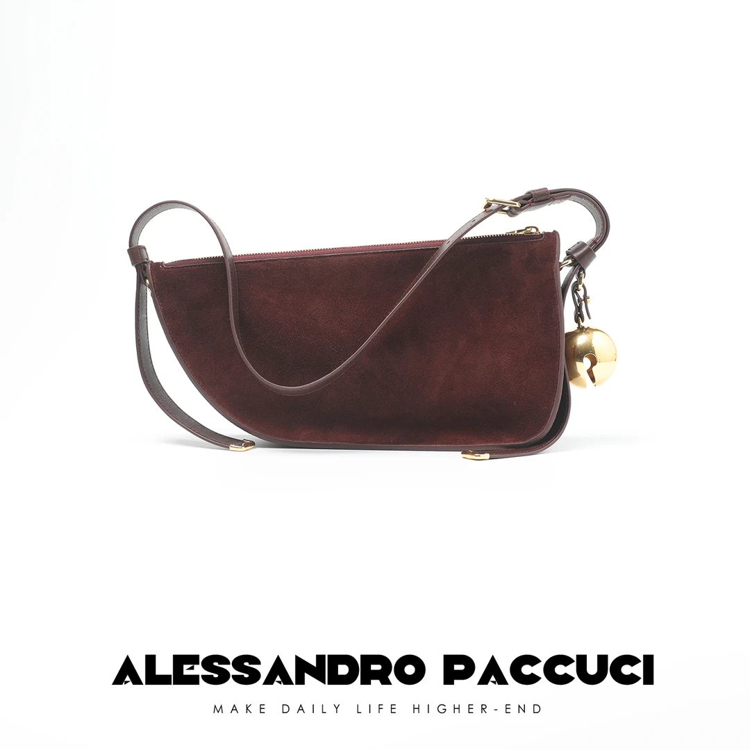AP洛哥25240X【铃铛包】磨砂牛皮+金色铃铛时尚复古可调节肩带包包