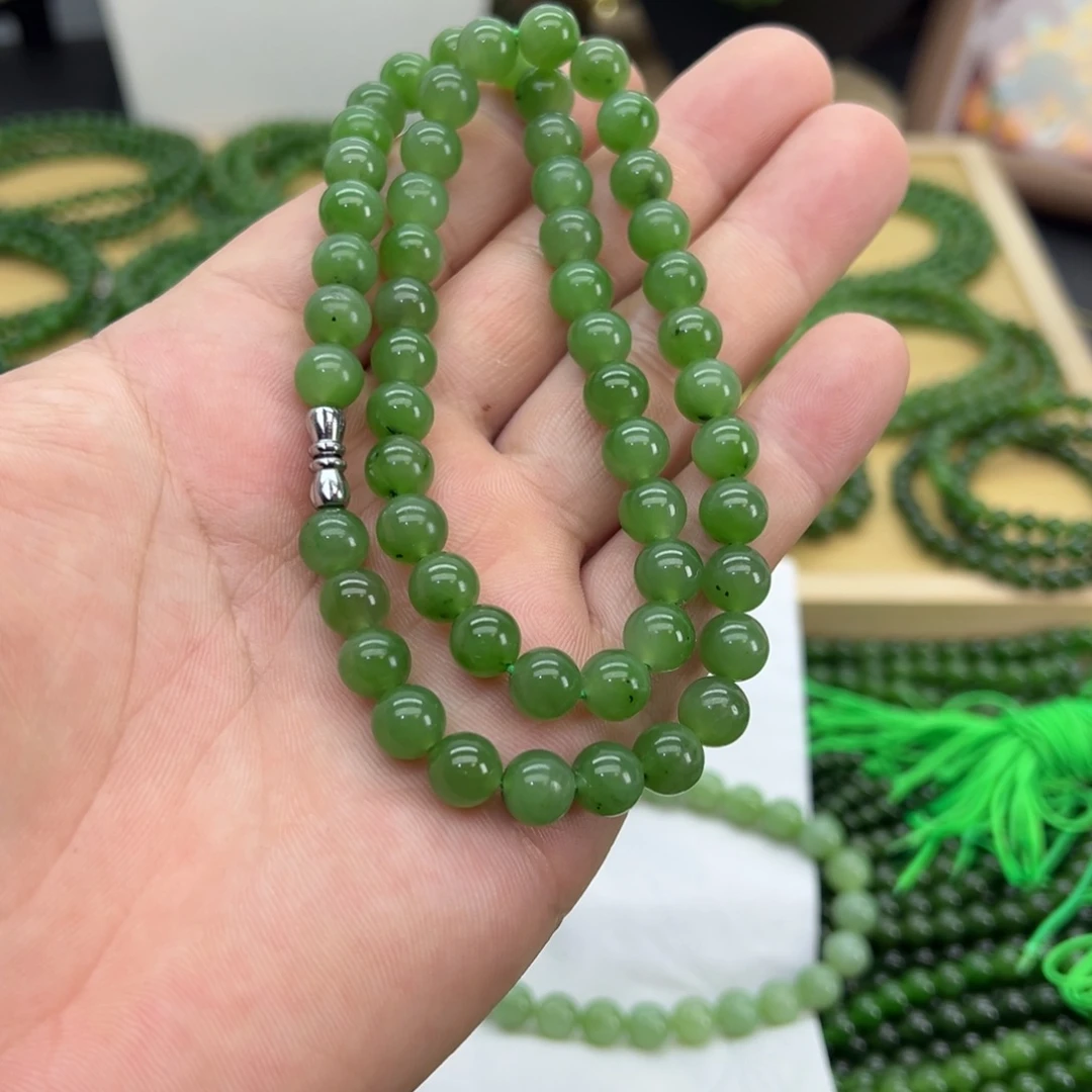 和田玉（碧玉）未镶嵌颈饰卡8 果绿 56颗 微黑