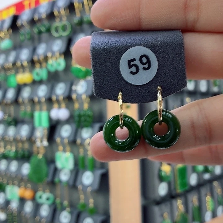 和田玉18K金镶嵌耳饰