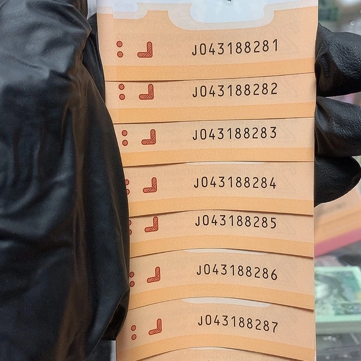 塑料043188281龙钞满号发发号标十