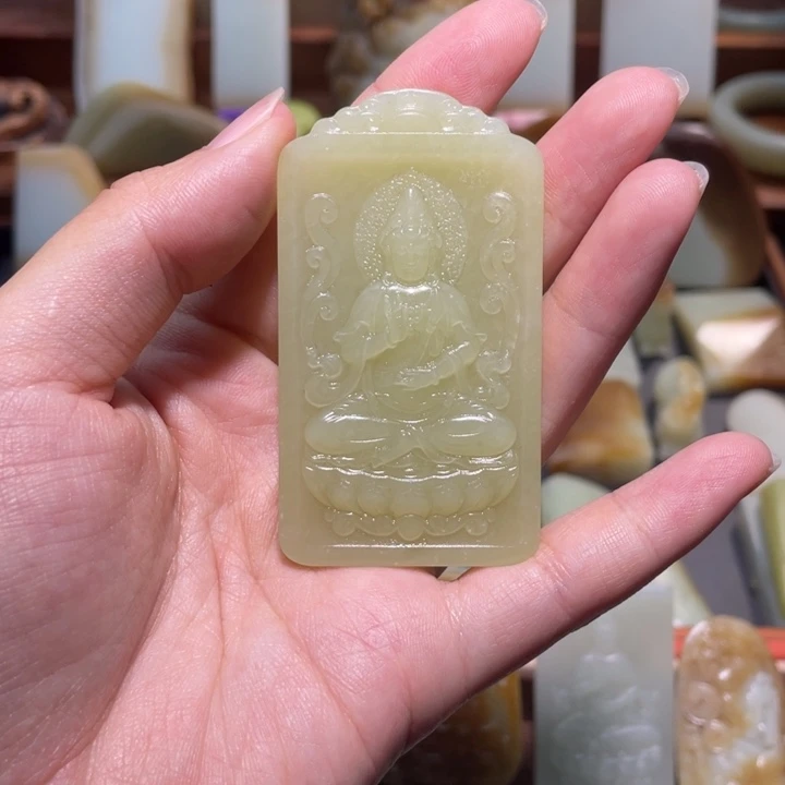 颈饰未镶嵌和田玉往****新疆若羌黄口成品观音