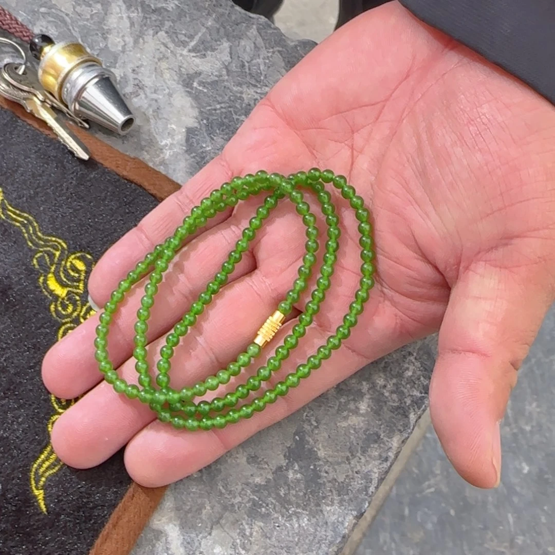 和田玉未镶嵌颈饰俄碧辣绿卡4