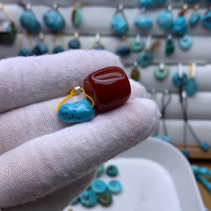 自***御未镶嵌原矿玛瑙/玉髓