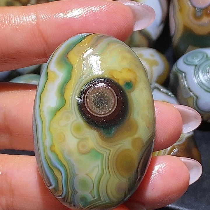 玛瑙/玉髓未镶嵌珠宝奇石49