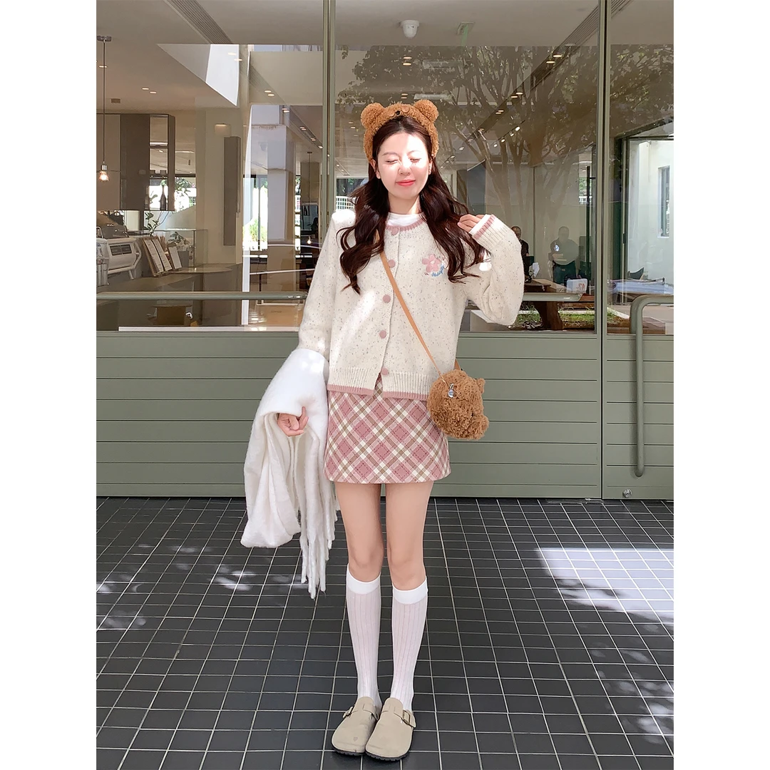 曾小咸 韩系刺绣毛衣外套粉色半裙套装ZA53SSH0050-1