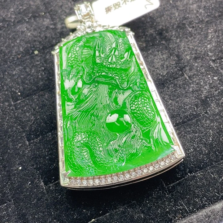 翡翠未镶嵌颈饰10