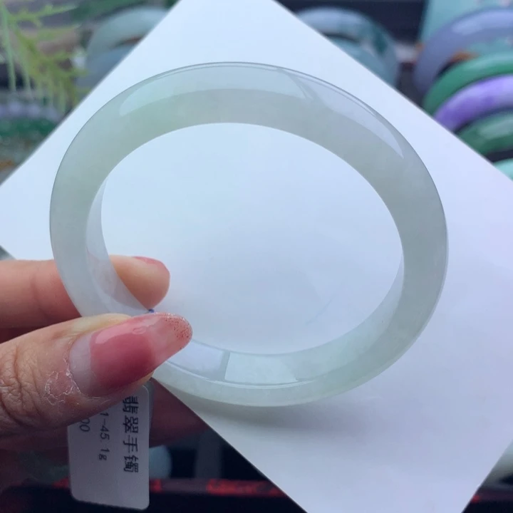 翡翠手镯未镶嵌天然翡翠手镯