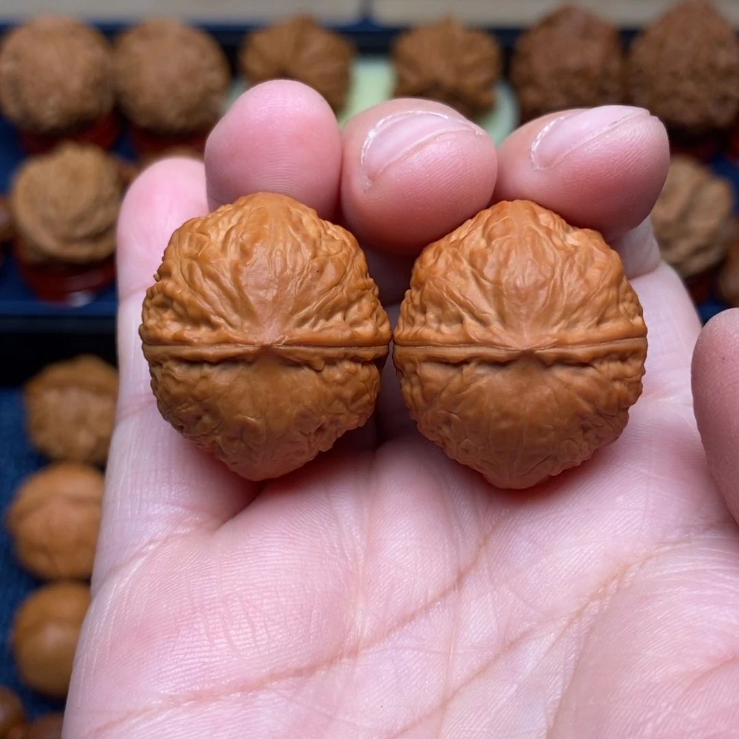 文玩核桃把件手捻闷尖磨盘