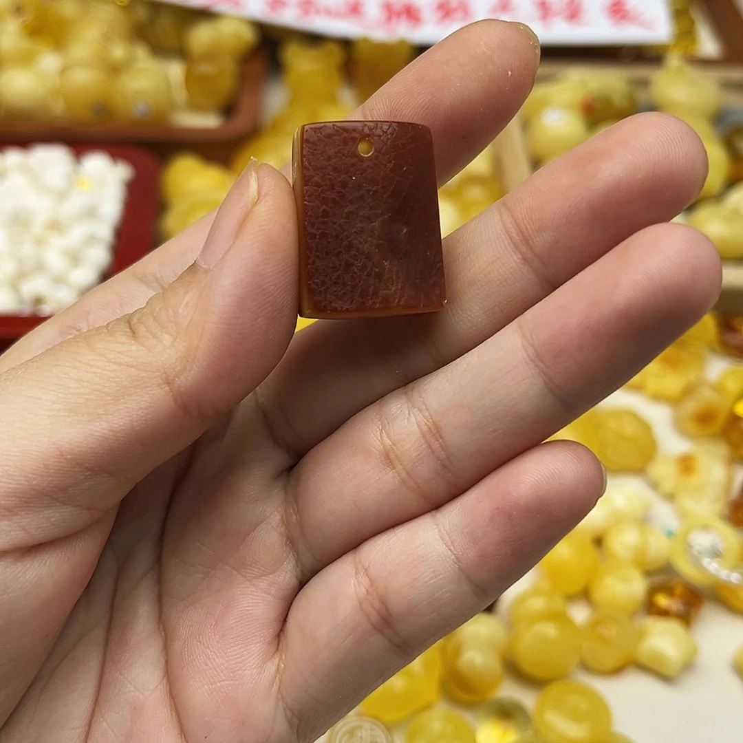 蜜蜡未镶嵌裸石配饰