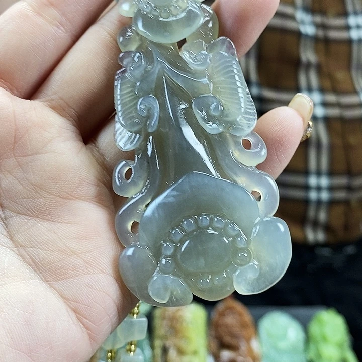 蛇纹石玉吊坠未镶嵌