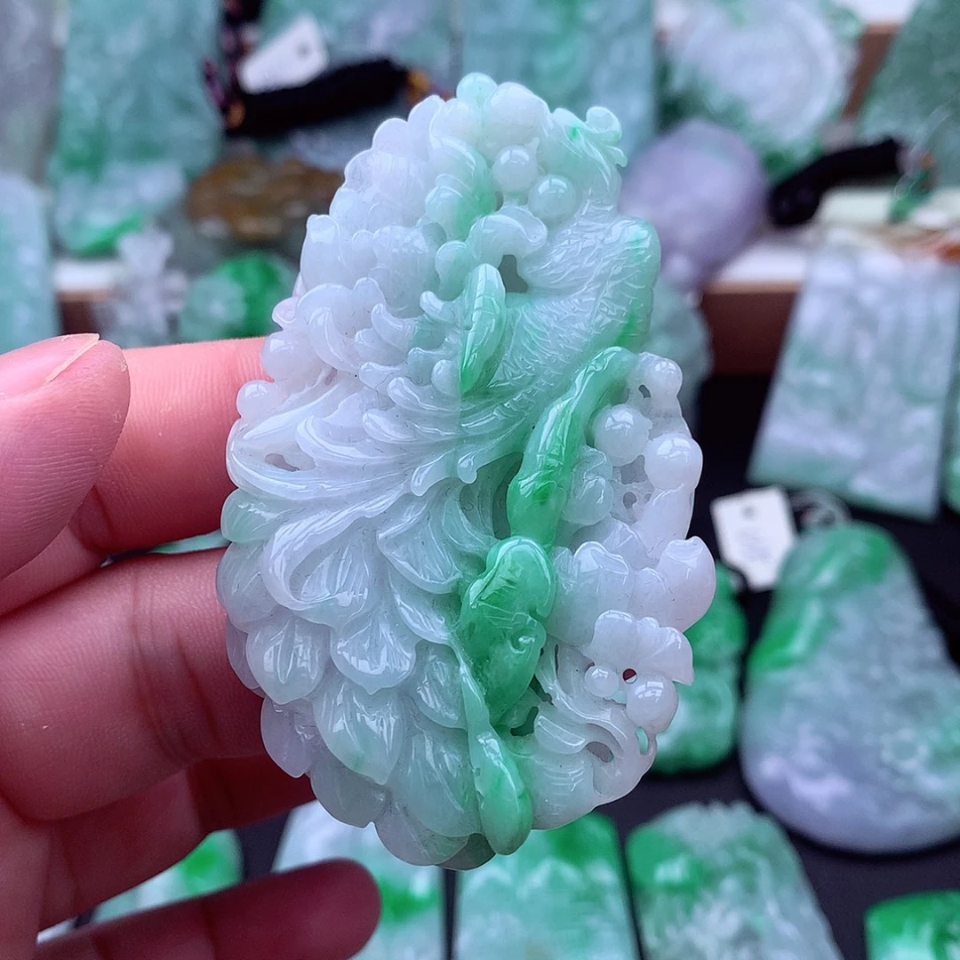 吊坠(不含链)未镶嵌翡翠