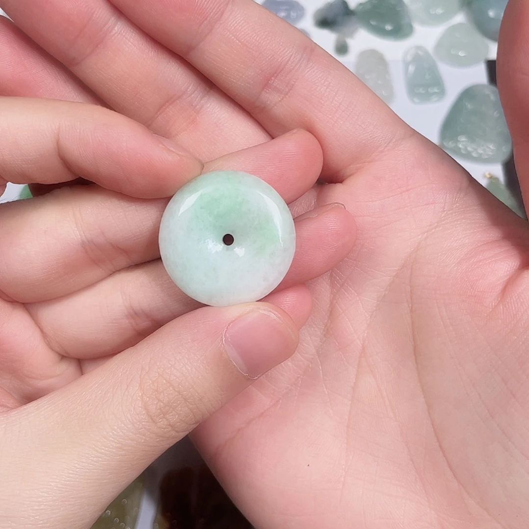 翡翠未镶嵌颈饰翡翠挂饰