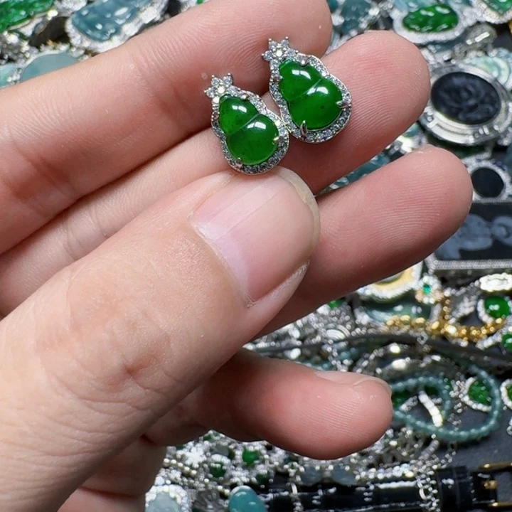 翡翠未镶嵌颈饰天然A货翡翠放漏