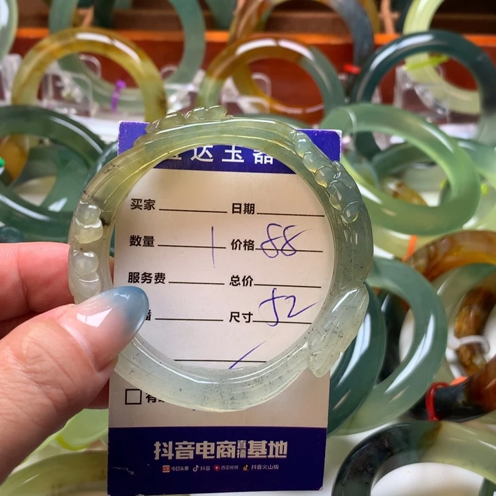 b***呆未镶嵌岫玉手镯手