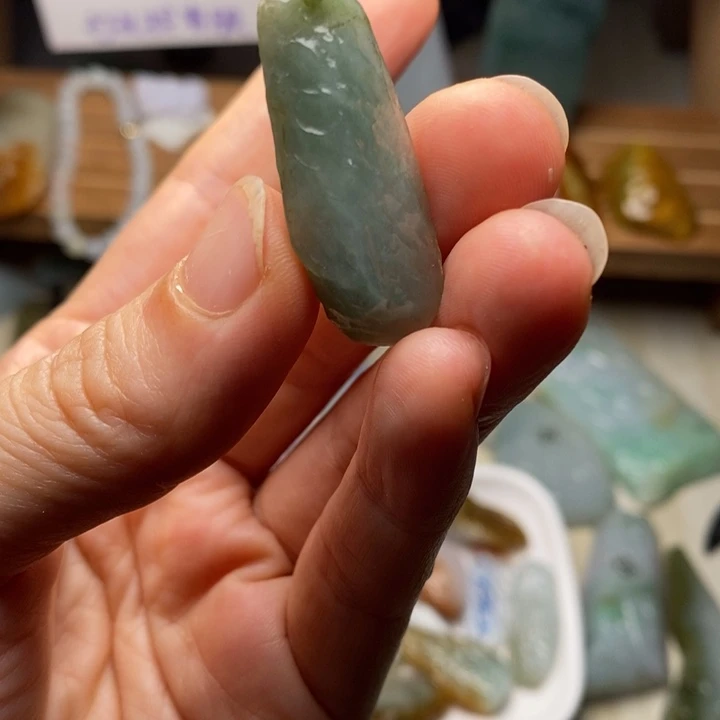 翡翠未镶嵌颈饰天然