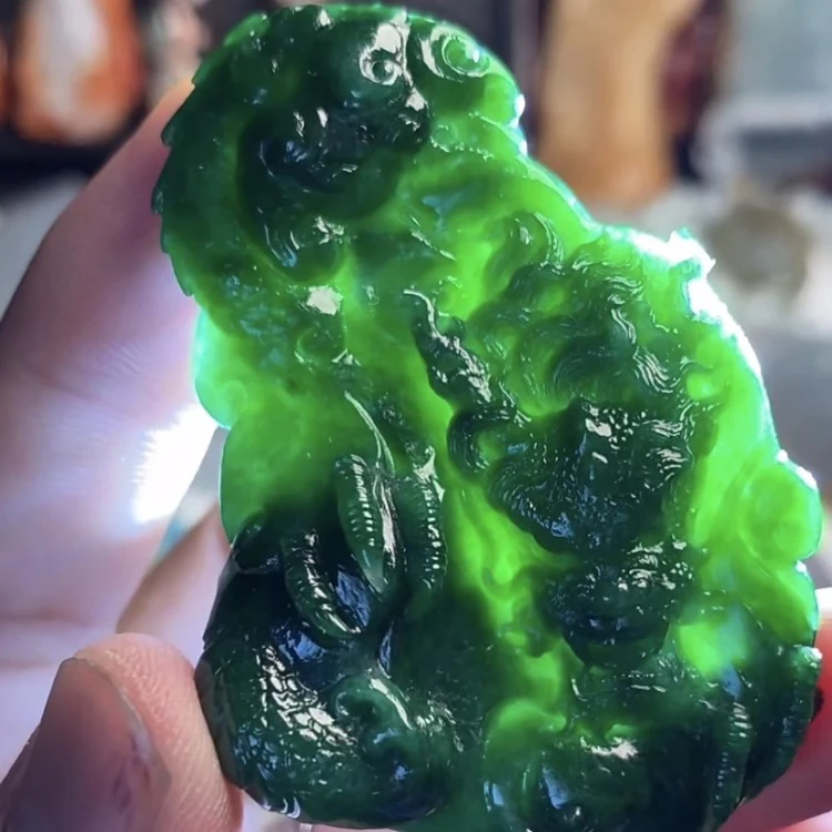满绿翡翠精工龙行天下