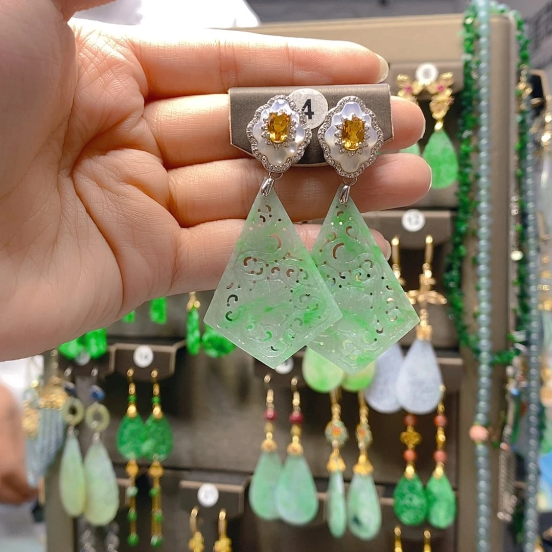 未镶嵌翡翠耳饰翡翠