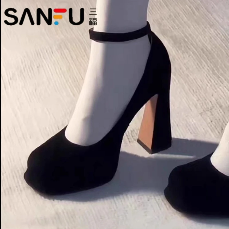 三福玛丽珍黑色绒面粗跟厚底小个子高跟鞋女百搭增高职业靴子女短