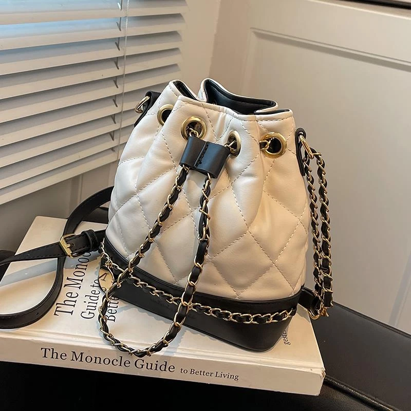 质感小众设计菱格水桶包包女春夏2024新款抽绳链条单肩斜挎包