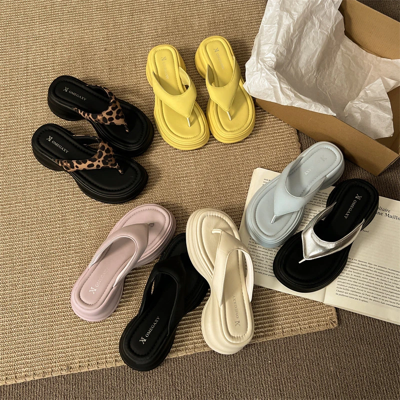网红黑色防滑厚底人字拖鞋女夏季外穿2025新款超火百搭沙滩凉拖鞋