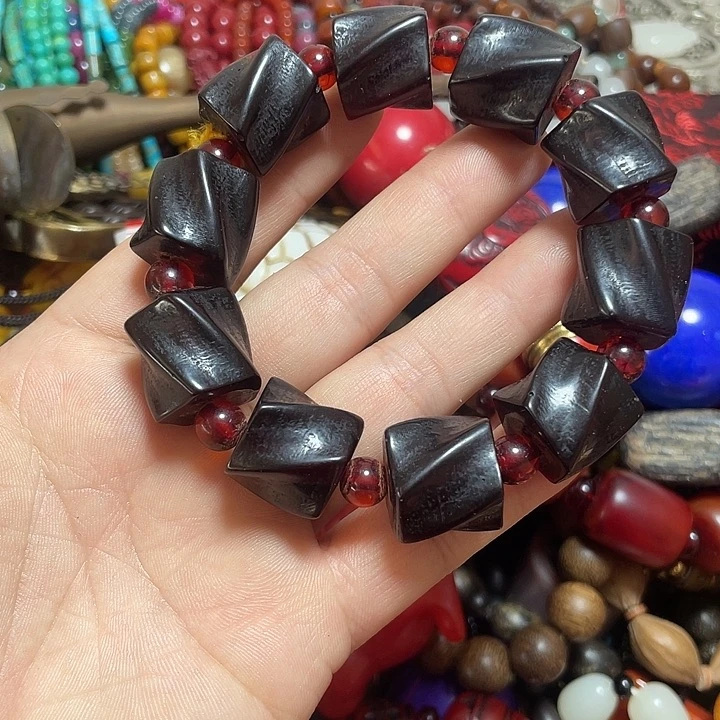 琉璃/树脂/塑料类