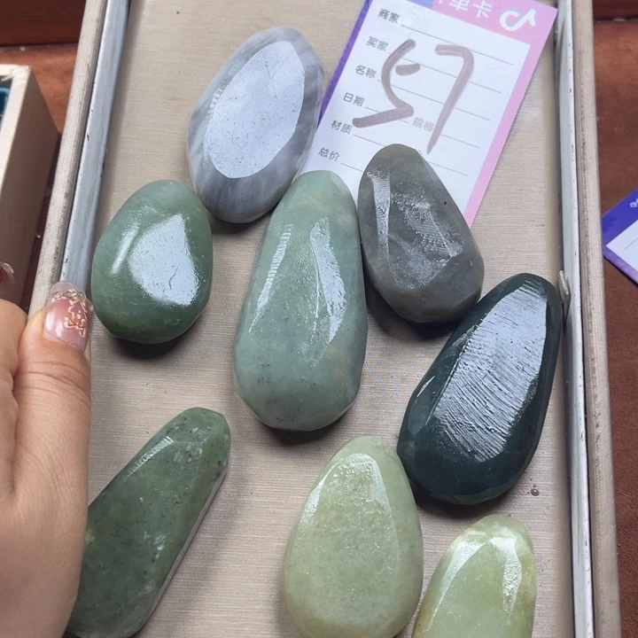 和田玉未镶嵌珠宝奇石