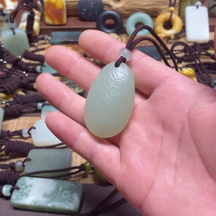 蛇纹石玉挂件未镶嵌§***?