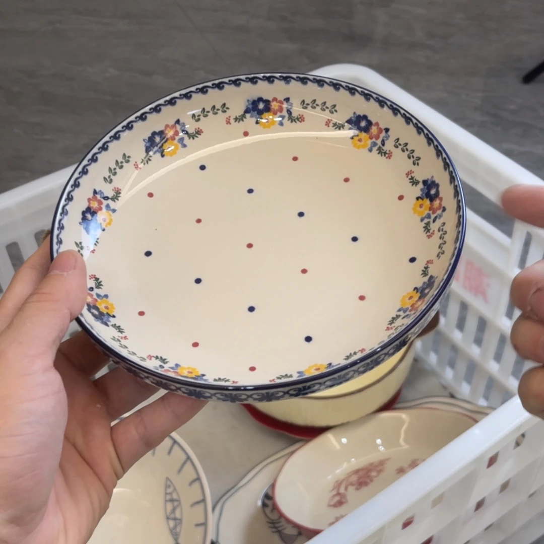 陶瓷微瑕餐具介意勿拍，满18飞！