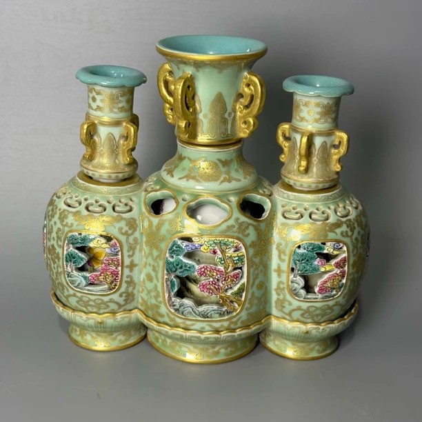 青釉描金转心瓶