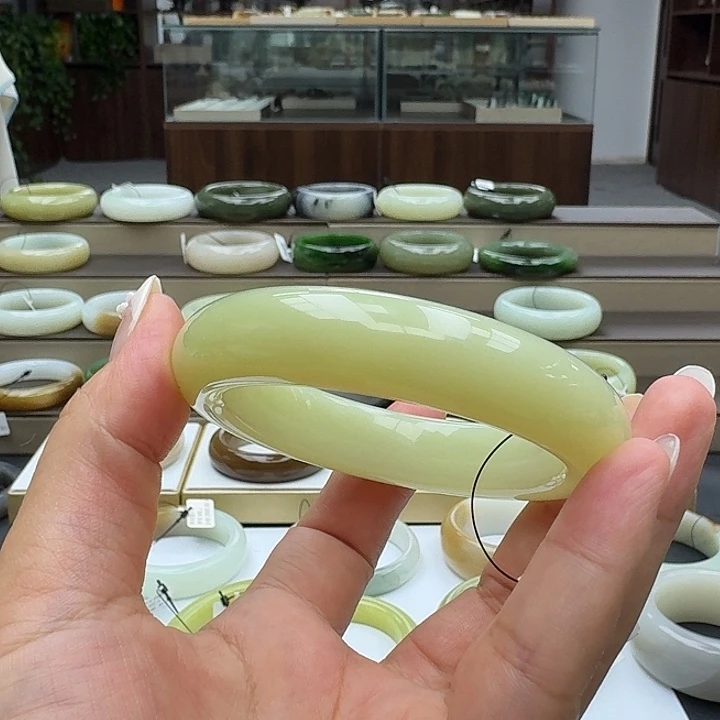 和田玉（糖玉）手镯未镶嵌