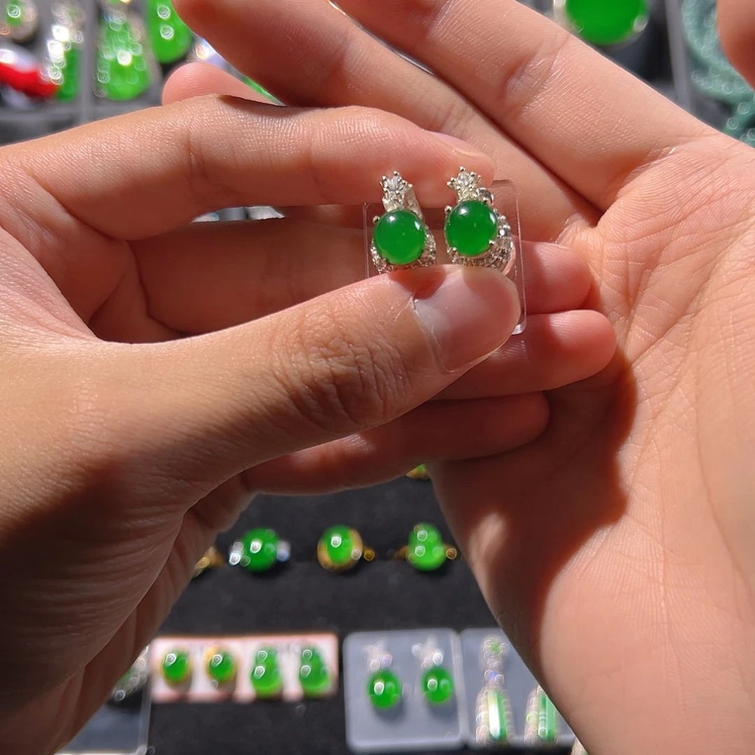 翡翠未镶嵌耳饰耳饰