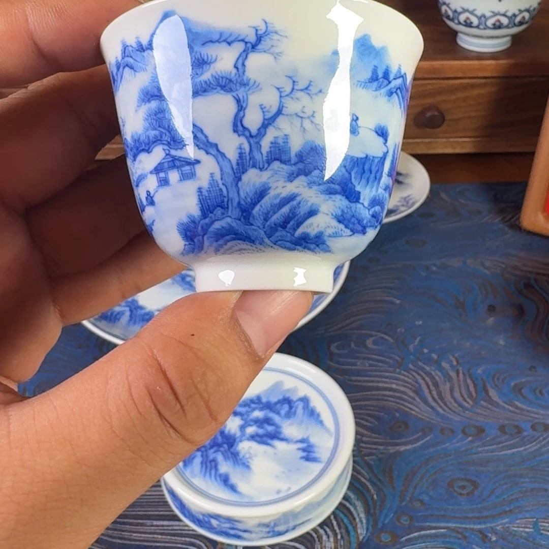 景德镇全手工手绘青花山水主人杯
