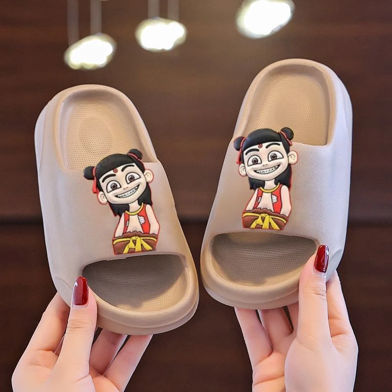 新品冲量夏季EVA男童拖鞋女童洗澡室内浴室宝宝居家防滑哪吒新款