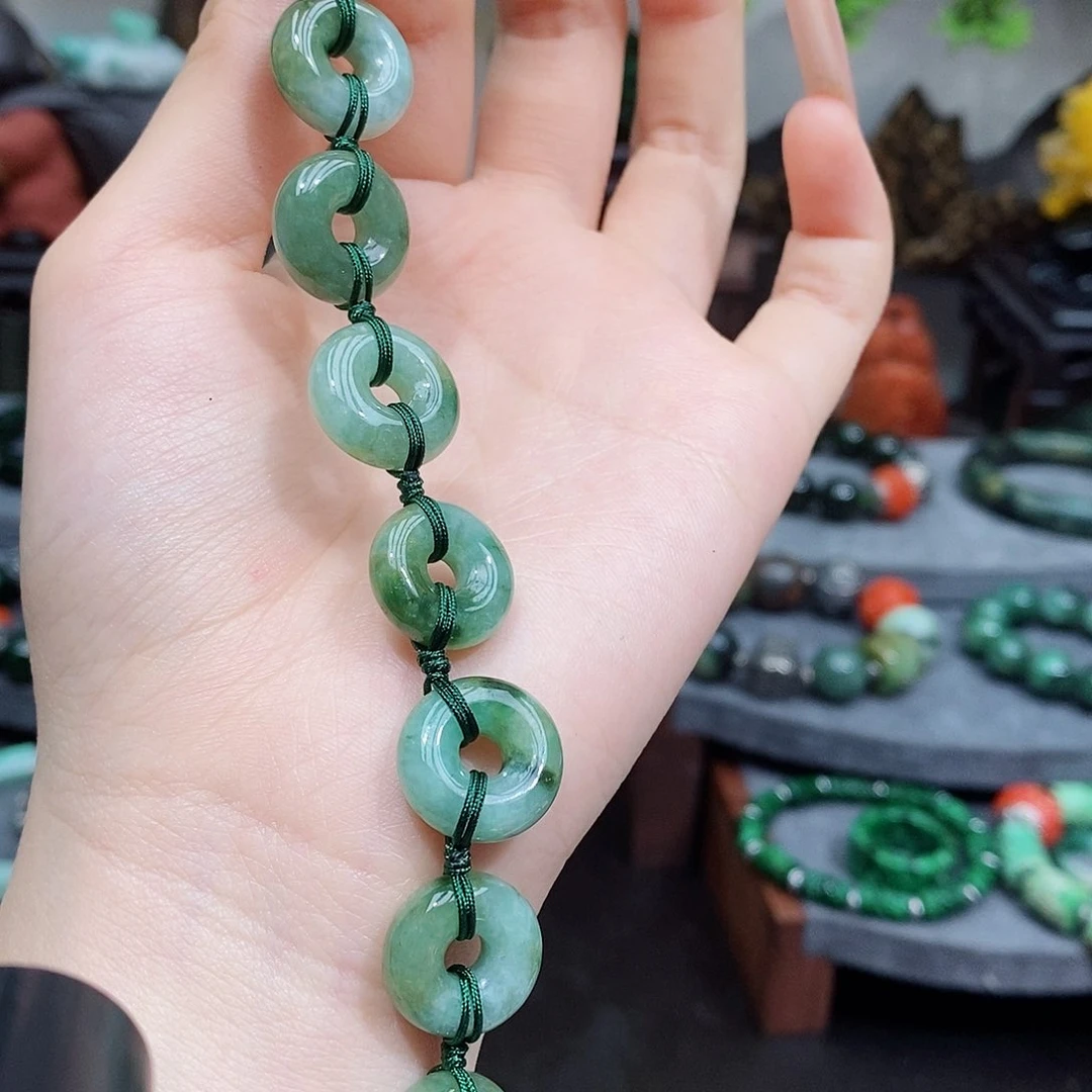翡翠手链未镶嵌漂亮美眉
