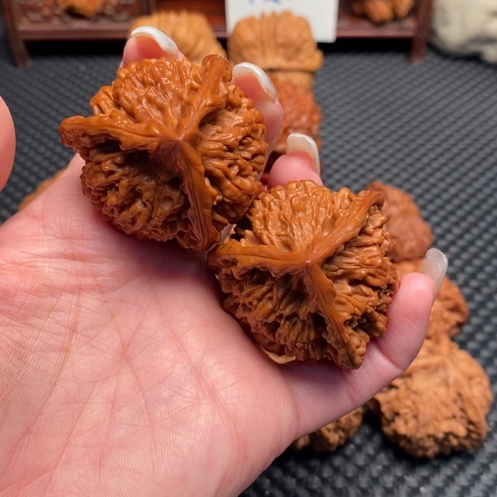 文玩核桃吊坠官帽奔