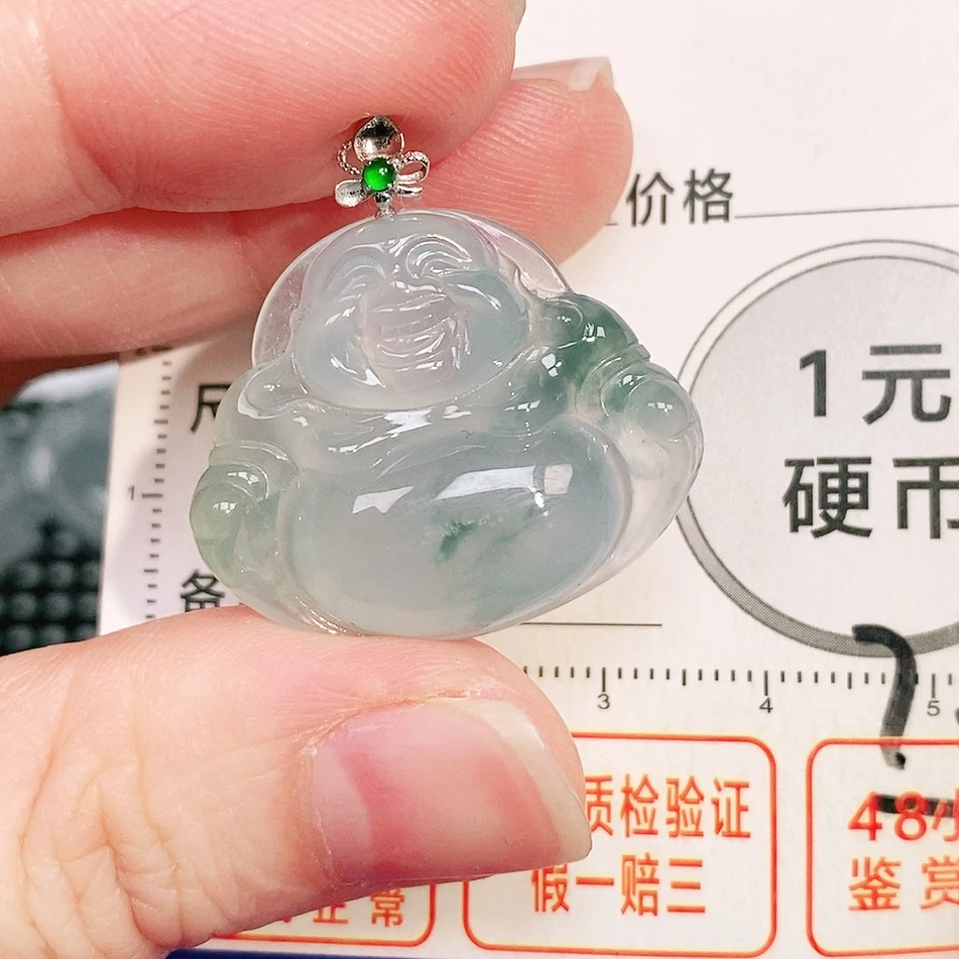 颈饰18K金镶嵌翡翠