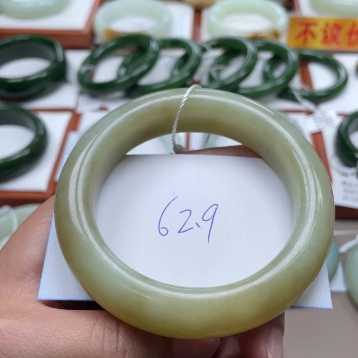 未镶嵌手镯和田玉孙****选