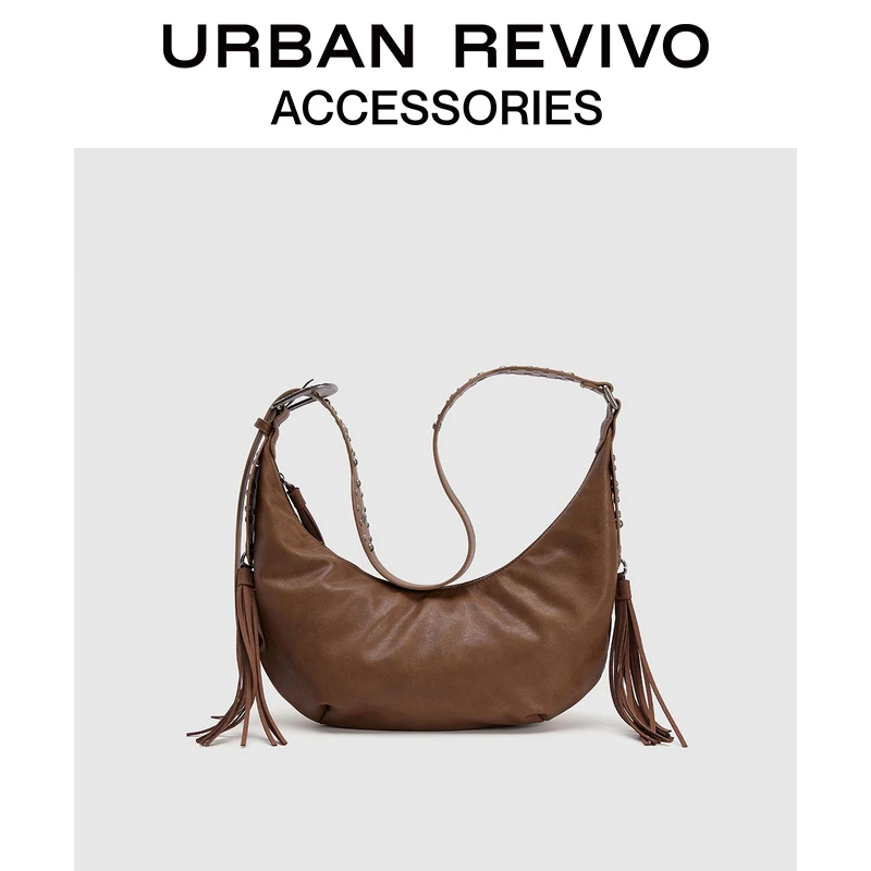 URBAN REVIVO2025春季新款女士复古花钉流苏斜挎包UAYB50032