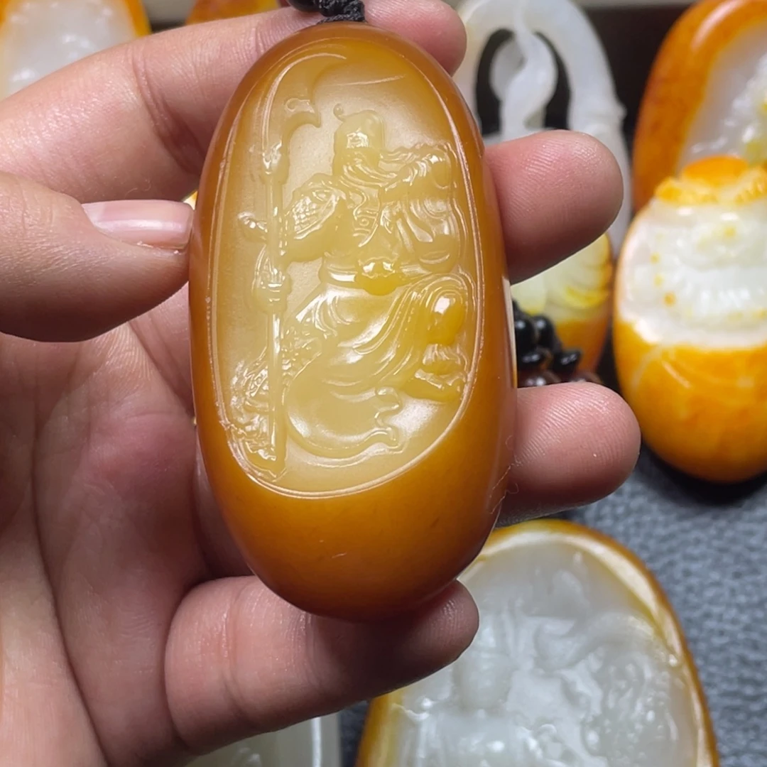 越***好和田玉未镶嵌颈饰