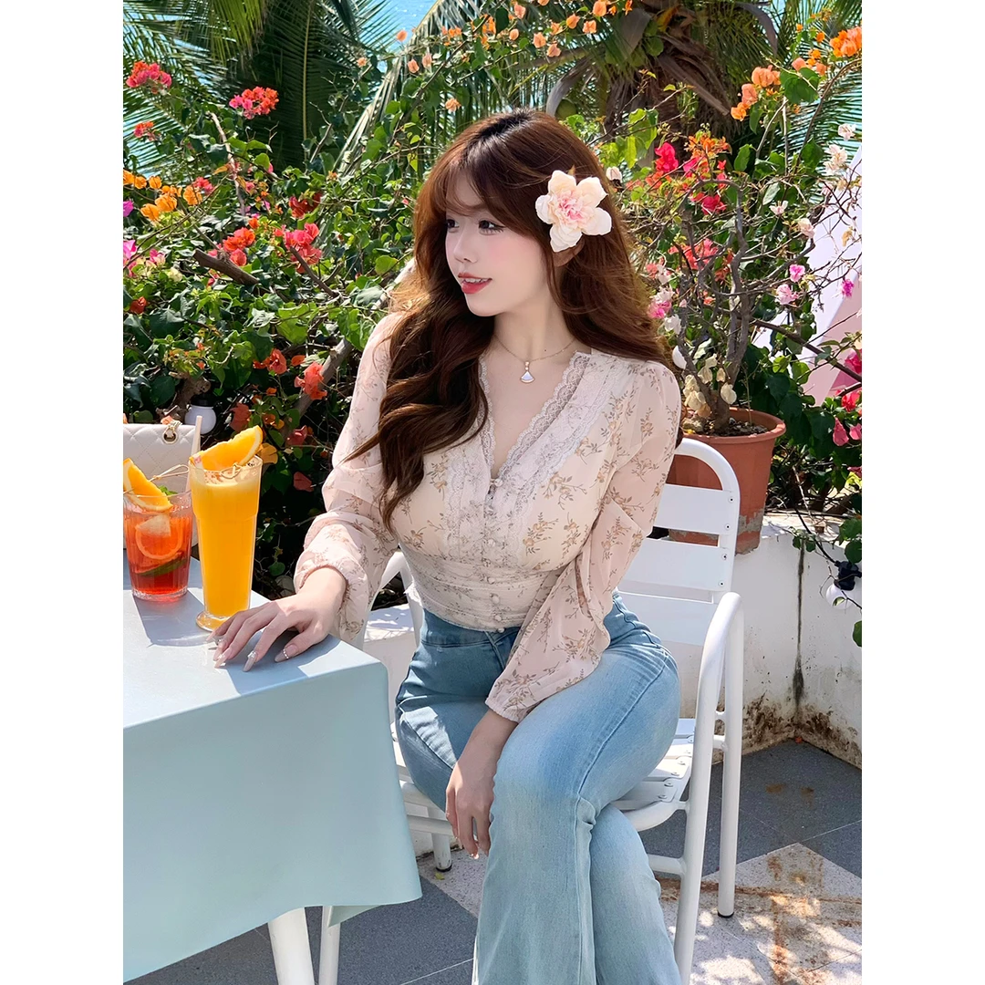 MengFairy【春日絮语】韩系气质蕾丝碎花收腰V领雪纺衫上衣4823M