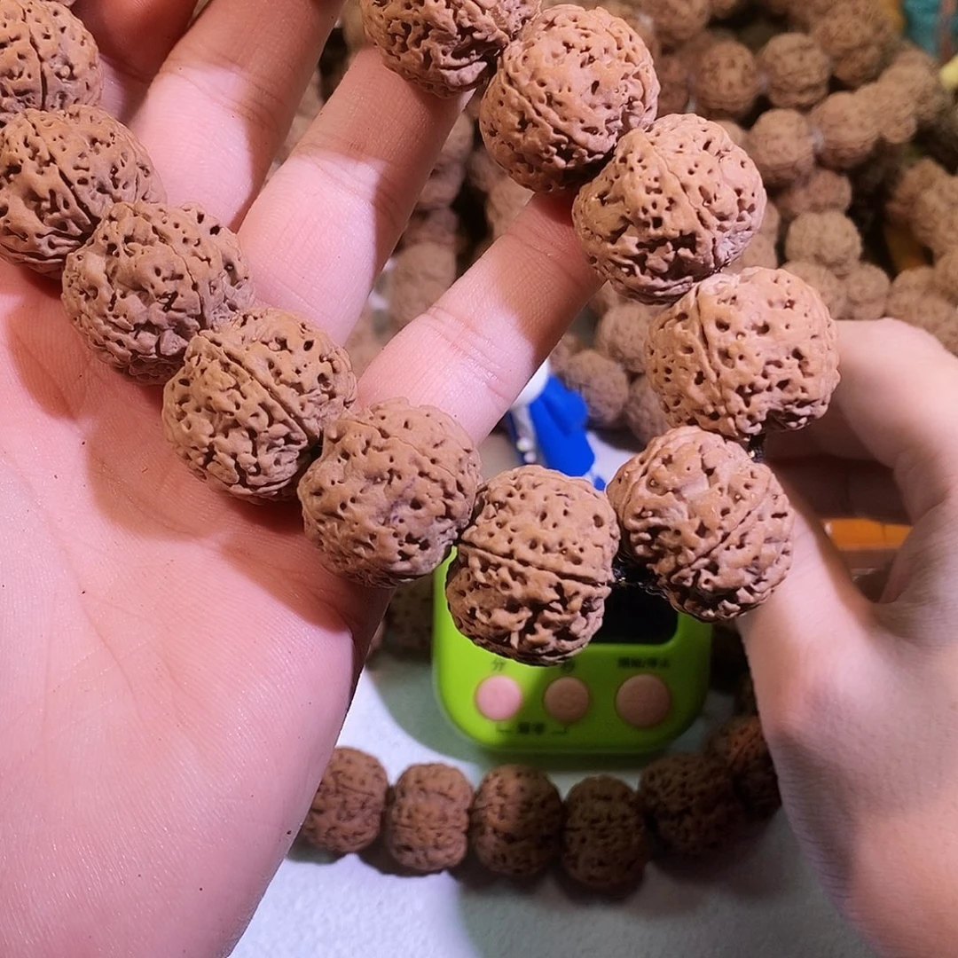 蓦***惑吊坠金刚菩提24尺