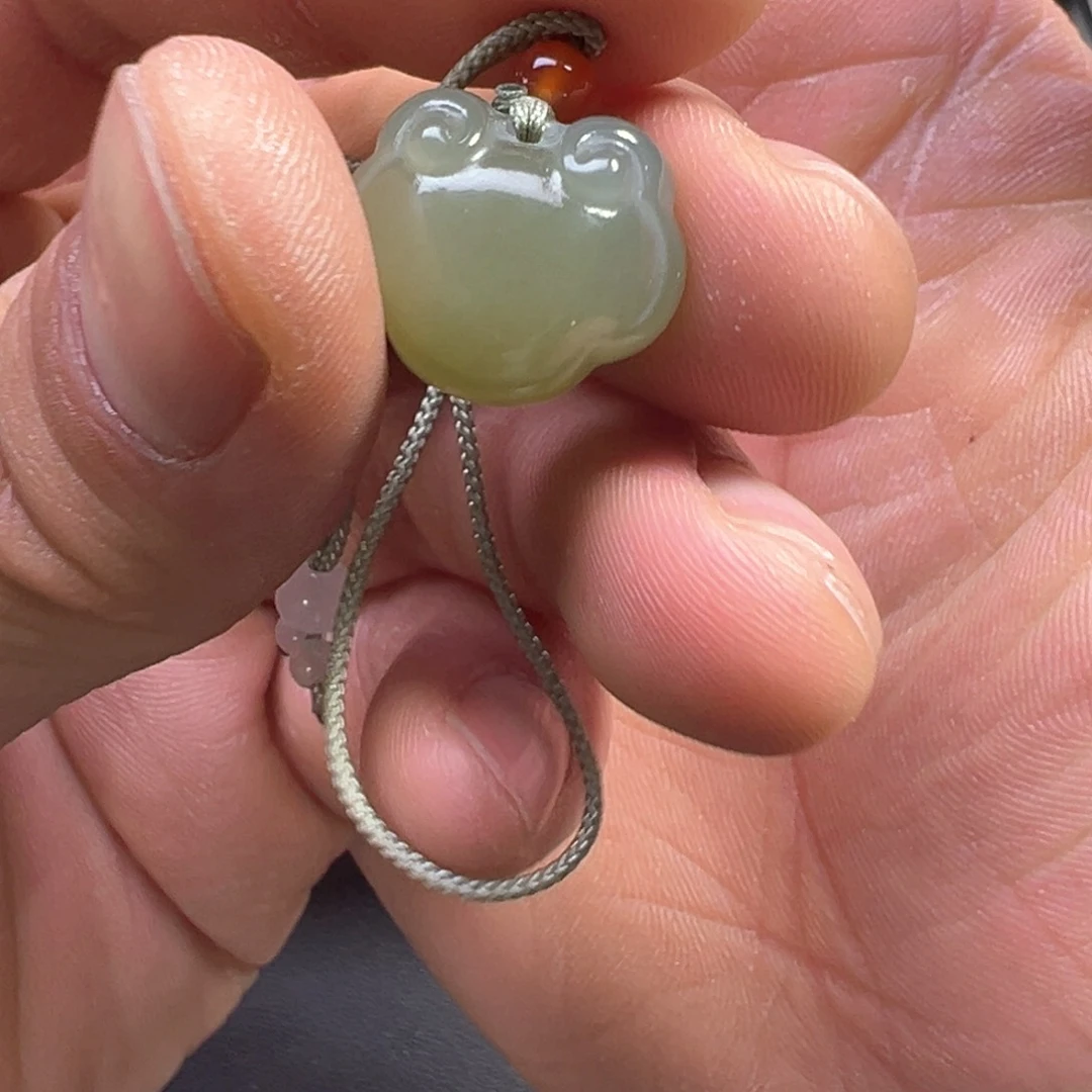 和田玉颈饰未镶嵌多样性拍一发一小如意锁