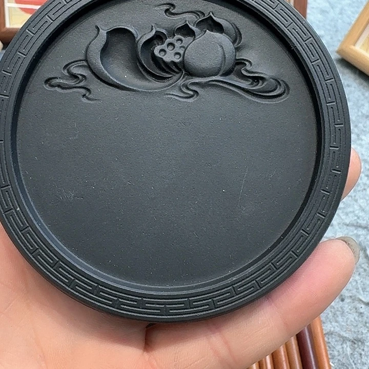 清**冬圆形砚莲花砚一方