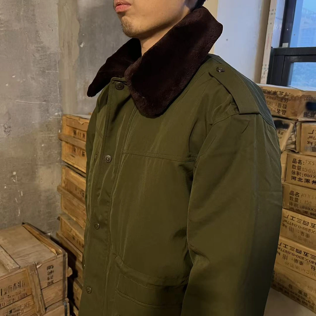 正品绿色羽绒大衣全新库存