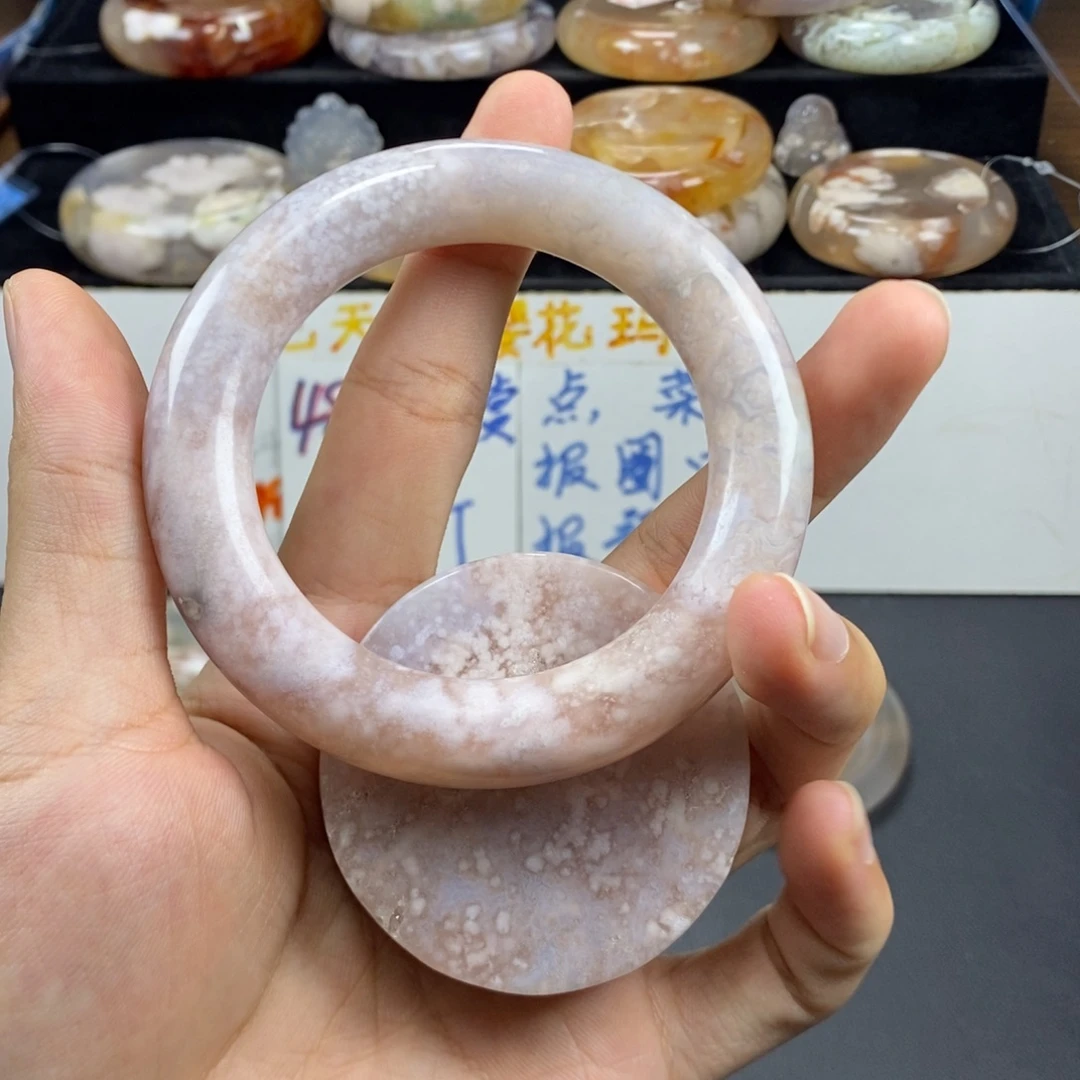 未镶嵌手镯石英质玉